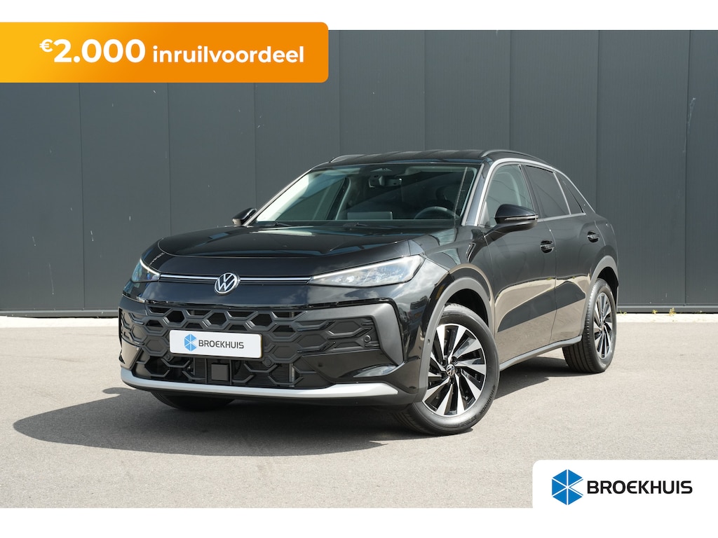 Volkswagen T-Roc Life First Edition | 'App-Connect' draadloze smartphone integratie | Automatische afstandsregeling (Adaptive Cruise Control) | Buitenspiegels elektrisch instel-, verwarm- en inklapbaar