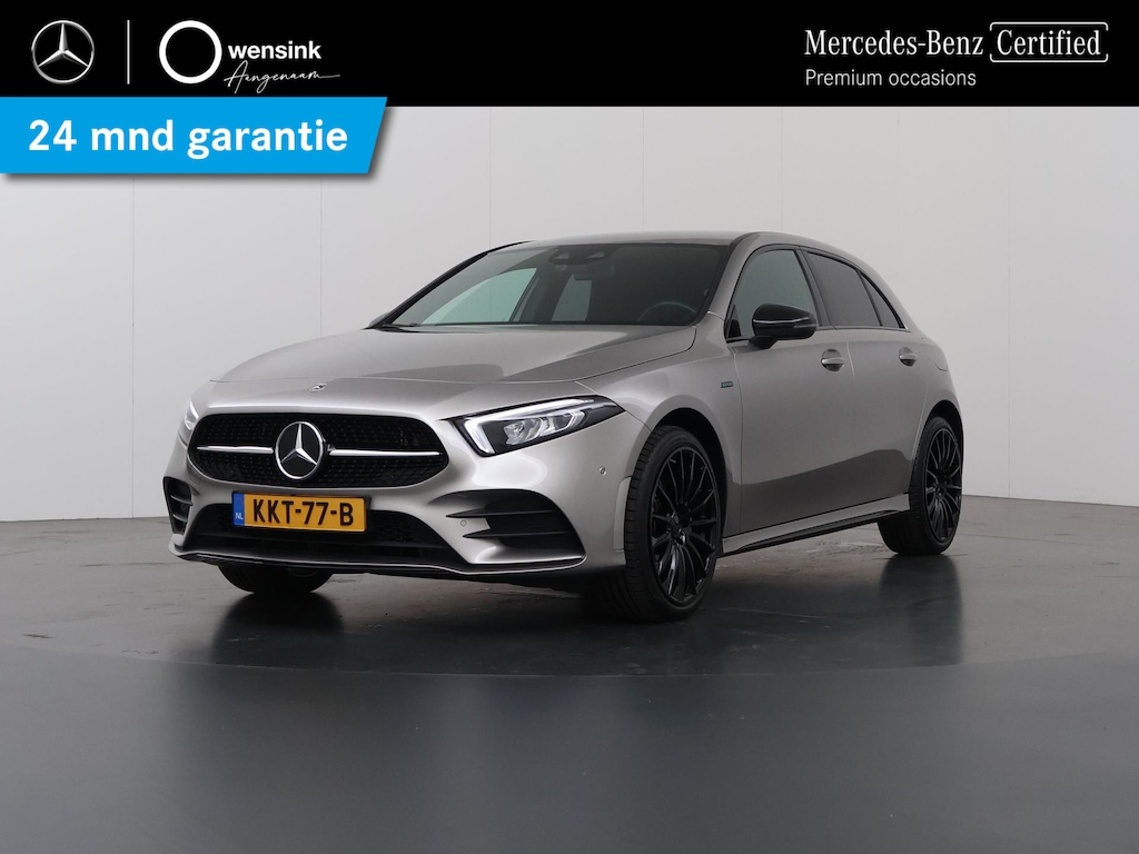 Mercedes-Benz A-klasse 250 e Business Solution AMG Limited | Night | Widescreen | 19" multispaaks velgen (hoogglans zwart) | Achteruitrijcamera | Stoelverwarming |