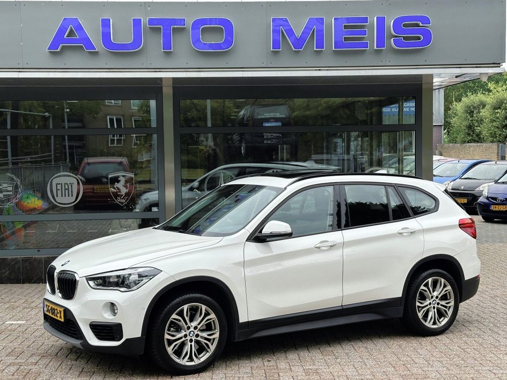 BMW X1 S Drive20i High Executive Automaat Navi Leer Camera Panorama Trekhaak NAP-Autopas