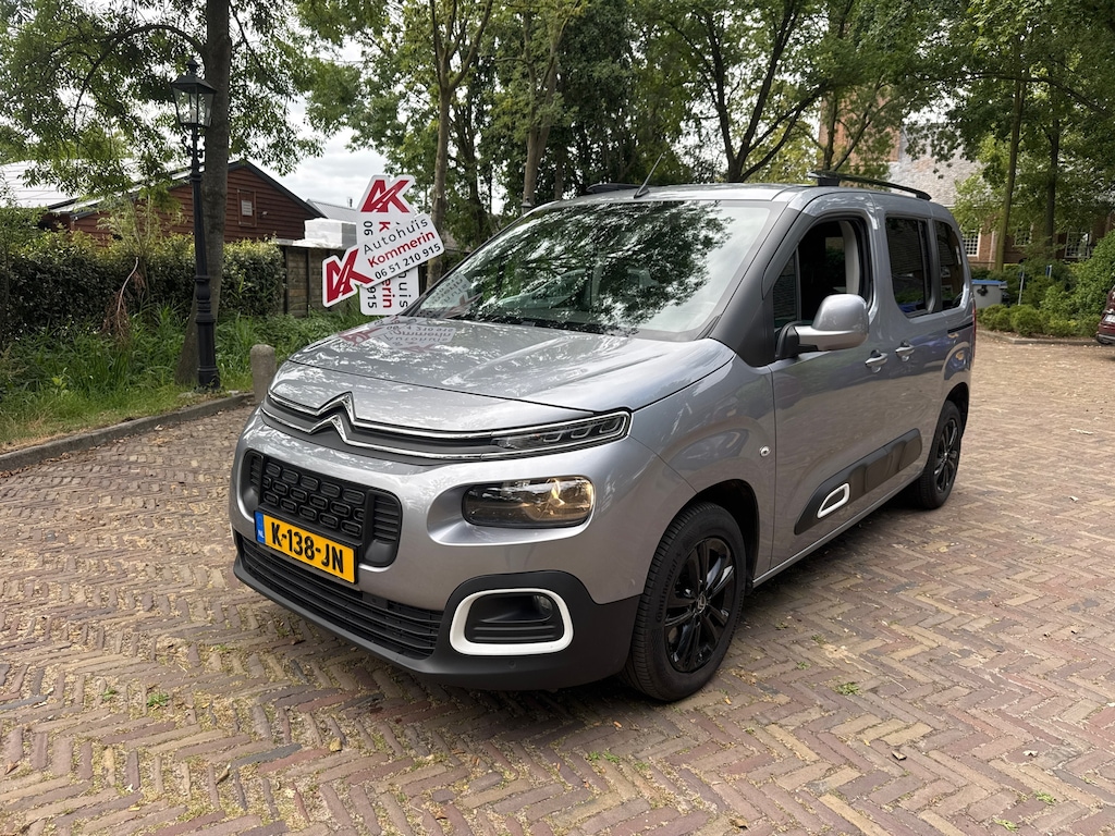 Citroën Berlingo 1.2 PureTech Shine automaat. Wij zijn altijd de goedkoopste met de beste Vakgarage BOVAG service.
