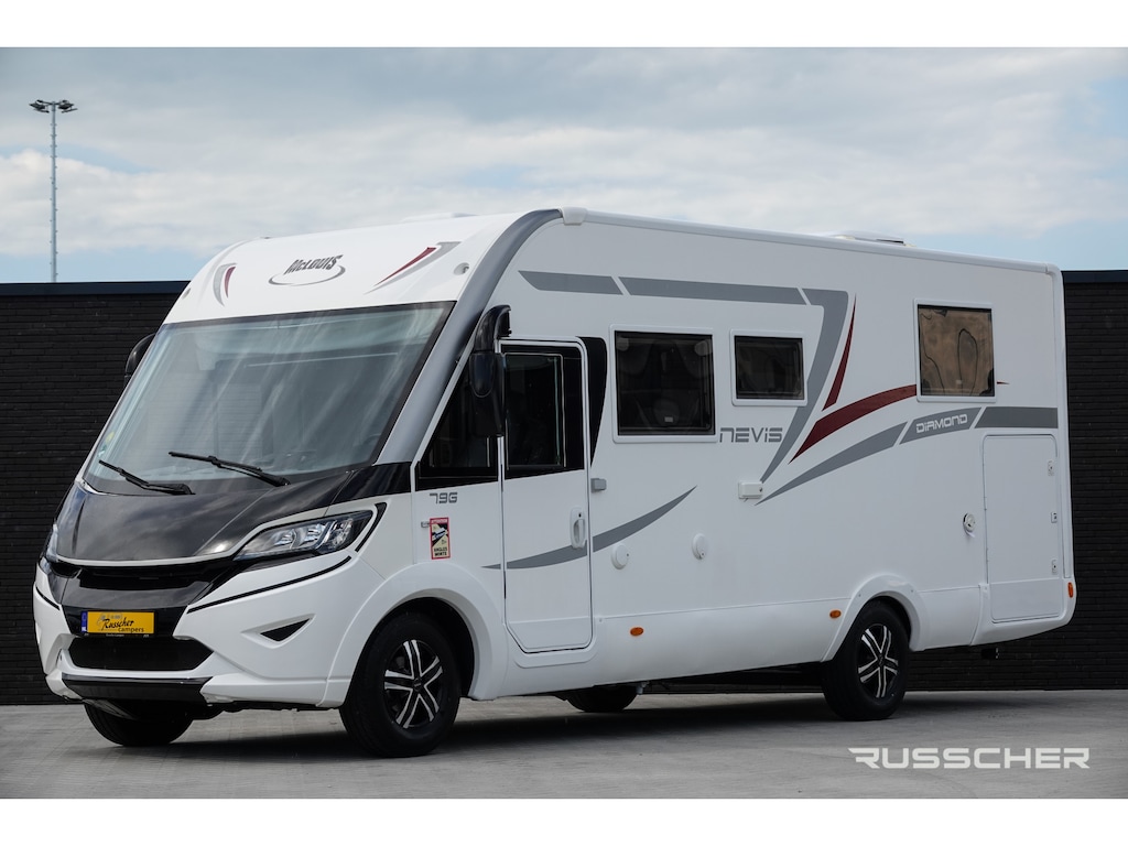 McLouis Nevis 150Pk | Queensbed | Dakairco | Luchtvering | Zonnepaneel
