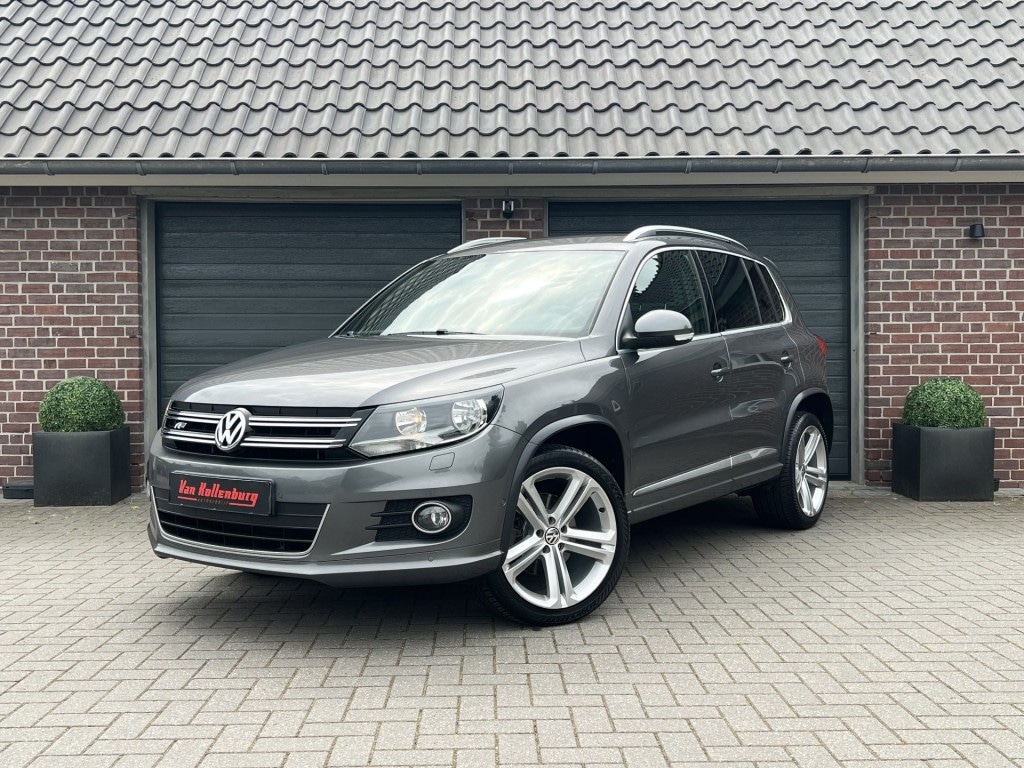 Volkswagen Tiguan 1.4 TSI R-LINE 160 PK 4MOTION TREKHAAK 19 INCH TOPSTAAT.