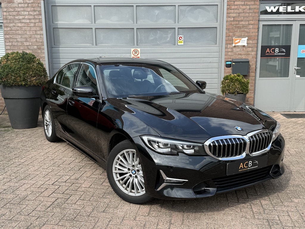 BMW 3-Serie 320i Executive Edition Automaat / Leder / Sportstoelen.