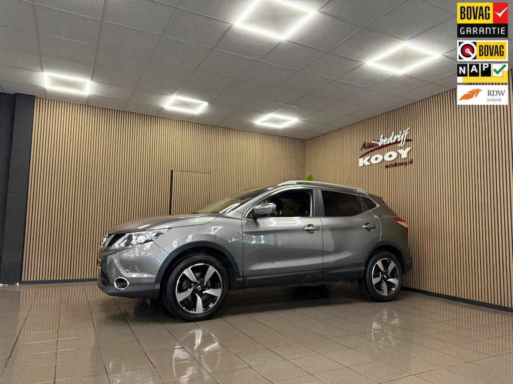 Nissan Qashqai 1.2 Connect Edition * Panoramadak / 360° Camera / Trekhaak / NL Auto *