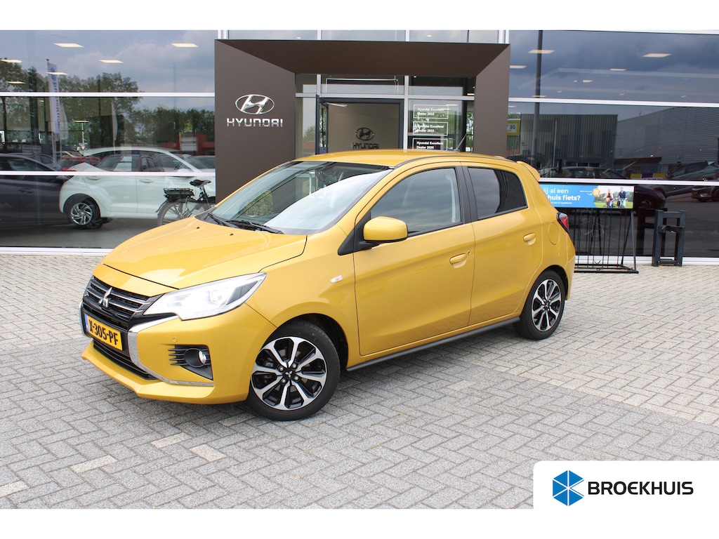 Mitsubishi Space Star 1.2 Instyle | Parkeersensoren voor- en achter | Stoelverwarming | Achteruitrijcamera | Achterbank in delen neerklapbaar | Achterspoiler | Achteruitrijcamera