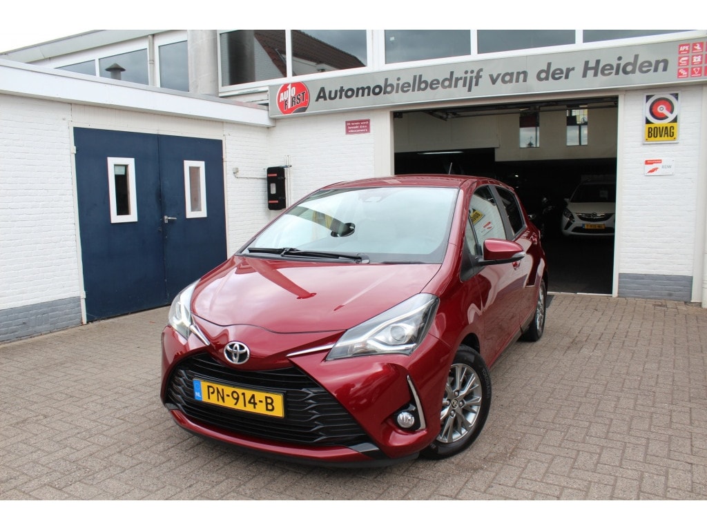 Toyota Yaris 1.0 VVT-i Design Red