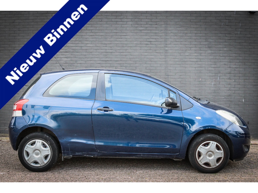 Toyota Yaris 1.0 VVTi Acces Net binnen-Nu al te bezichtigen