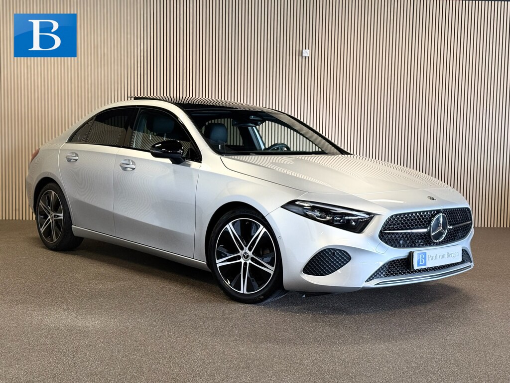 Mercedes-Benz A-klasse 180 Sedan Progressive-NIGHT-PANORAMA-CAMERA-DODEHOEK-KEYLESS-SFEER