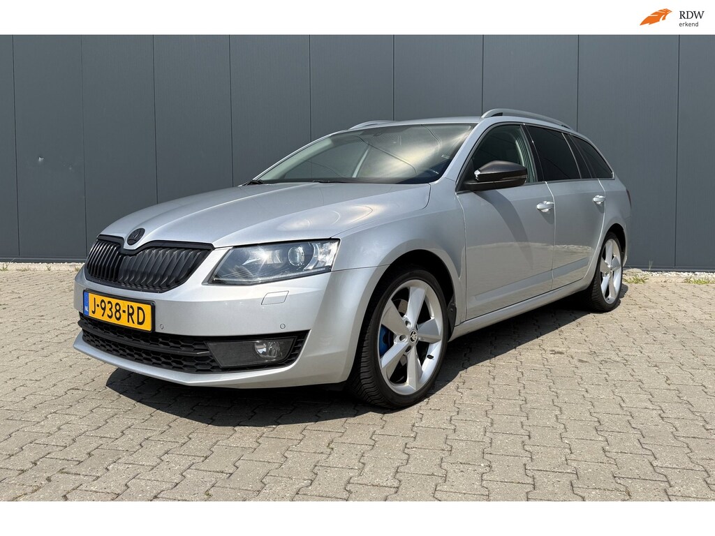 Skoda Octavia Combi 1.8 TSI Greentech Elegance Navi Airco Trekhaak APK