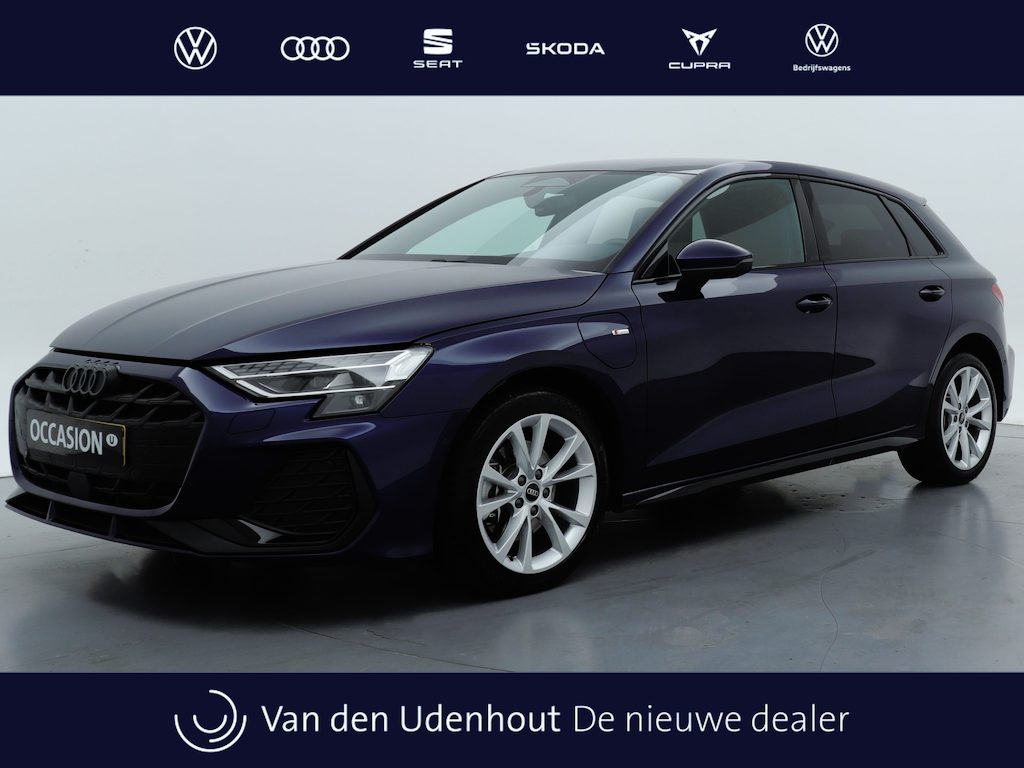 Audi A3 Sportback 40 TFSI e 204PK S edition | PDC v+a | Camera | ACC | Stoelverwarming |