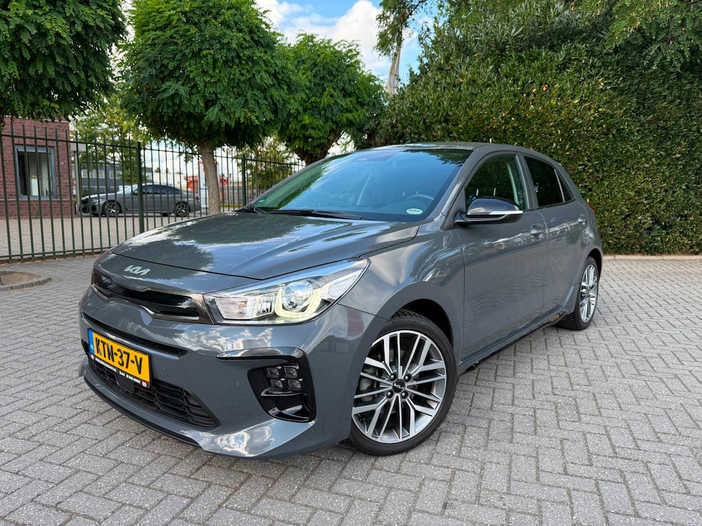 Kia Rio 1.2 GT-Line, Apple CarPlay, Clima, Cruise Control, Navigatie, Achteruitrijcamera, Stoel- & Stuurverwarming, LM-velgen 17"
