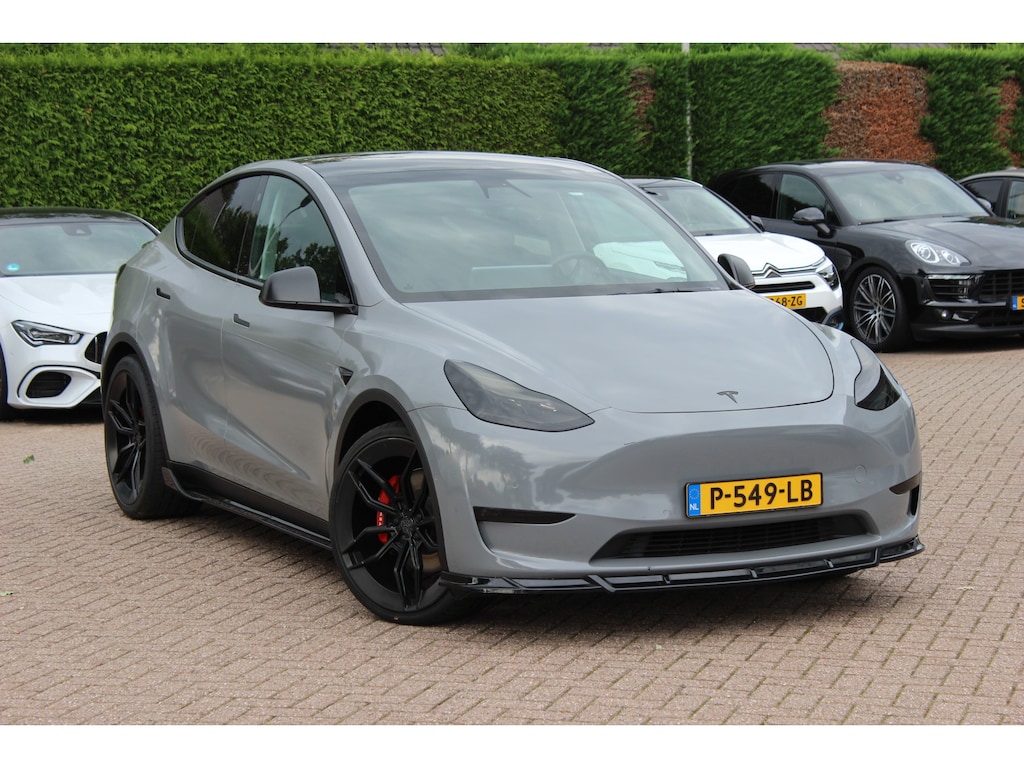 Tesla Model Y Long Range AWD 75 kWh / Autopilot / Panoramadak / Camera / 20'' / Keyless / Leder / Dodehoek / Navigatie / Stoelverwarming
