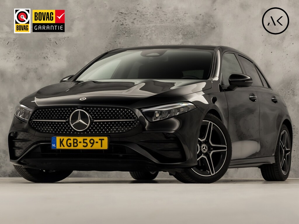 Mercedes-Benz A-klasse 180 AMG Line Automaat (FABRIEKSGARANTIE, APPLE CARPLAY, GROOT NAVI, SFEERVERLICHTING, CAMERA, KUIPSTOELEN, STOELVERWARMING, GETINT GLAS, NIEUWSTAAT)