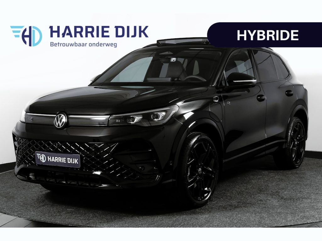 Volkswagen Tiguan 1.5 eHybrid 272PK R-Line Edition | Black Style | 15 inch Navi | Elek. Trekhaak | IQ Light | S/K-Panodak | Dig. Cockpit | Adapt. Cruise | Stoel-+Stuurverw. | 360 Camera | NAV + App. Connect | ECC | Elek. Klep | LM 20" | 4107