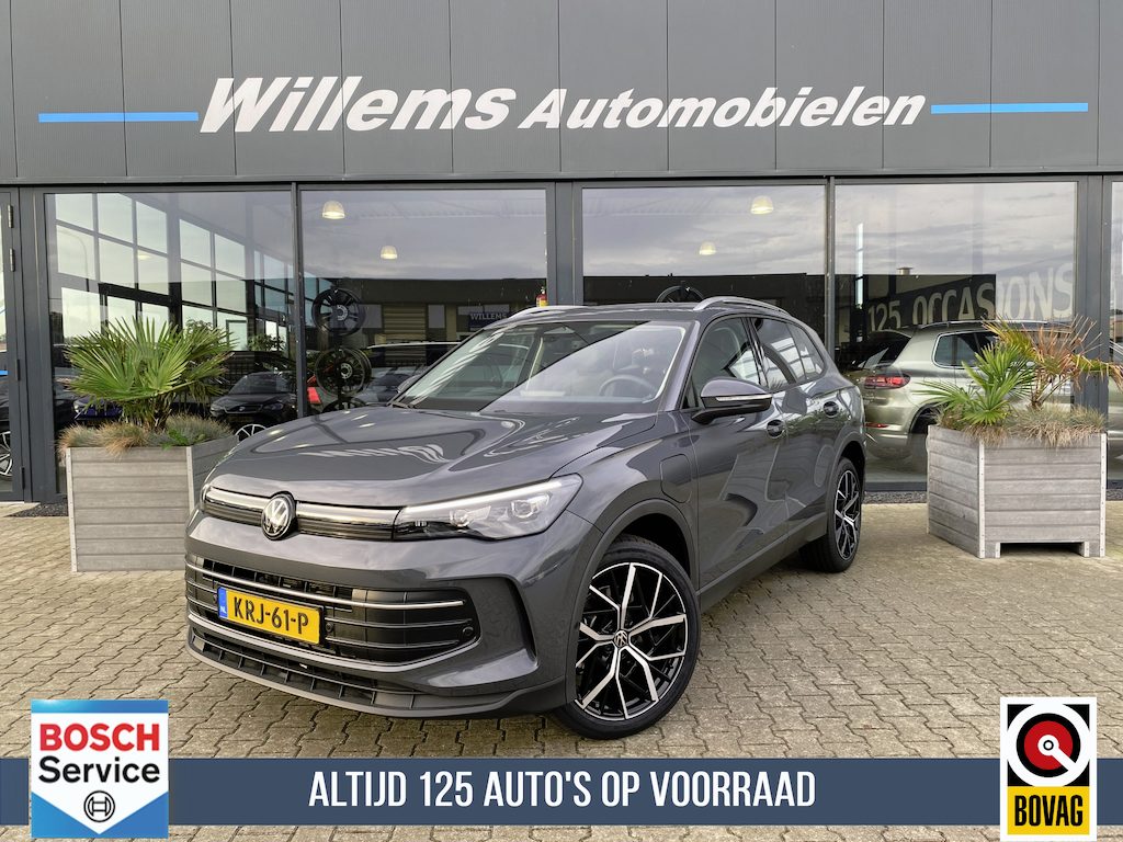Volkswagen Tiguan 1.5 eHybrid Edition Elektrische Trekhaak, Panorama Dak & Stoel\Stuur Verwarming