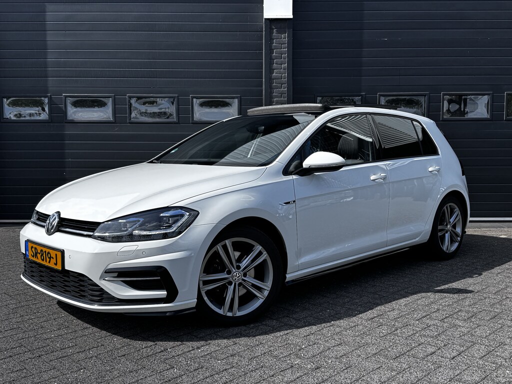 Volkswagen Golf 1.5 TSI 150PK Highline Business R-line Automaat | Pano | Virtual | ACC | Camera | €16.950,- incl. BTW