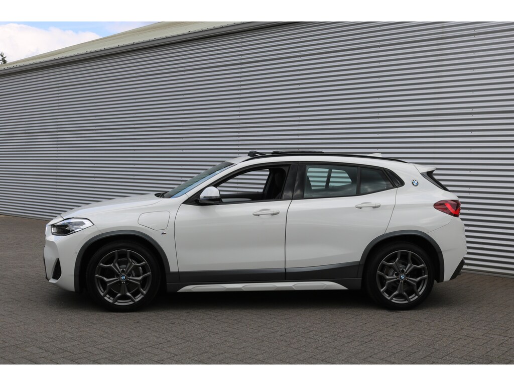 BMW X2 xDrive25e M-Sportpakket (Pano Sportleder/Memory Carplay HarmanKardon Navi/Camera HeadUp Keyless Full-Led 19Inch)