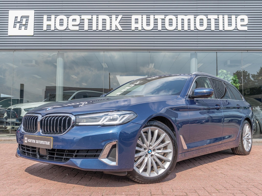 BMW 5-Serie Touring 520i High Executive | Elc trekhaak | 360° Camera | Dealer onderhouden