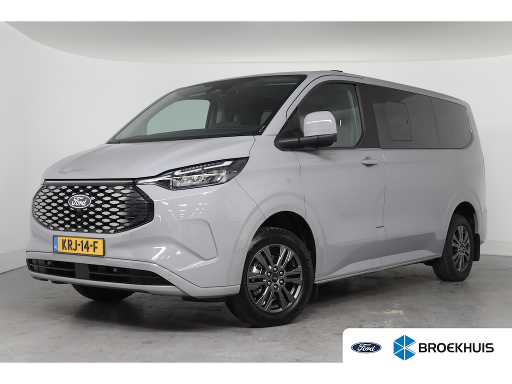 Ford Transit Custom Tourneo 340 Titanium 65 kWh 8-Persoons | Camera | Stoel-/Stuurverwarming | Climate Control | Cruise Control | Keyless entry en start | Navigatie