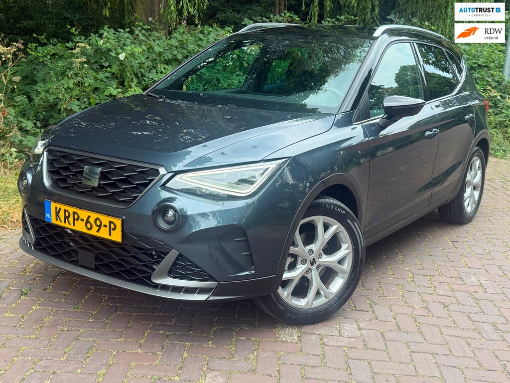 SEAT Arona SEAT Arona 1.0 TSI 115 pk FR Business Connect Automaat | 1e Eig. | 02-2025 | 11.000 km.
