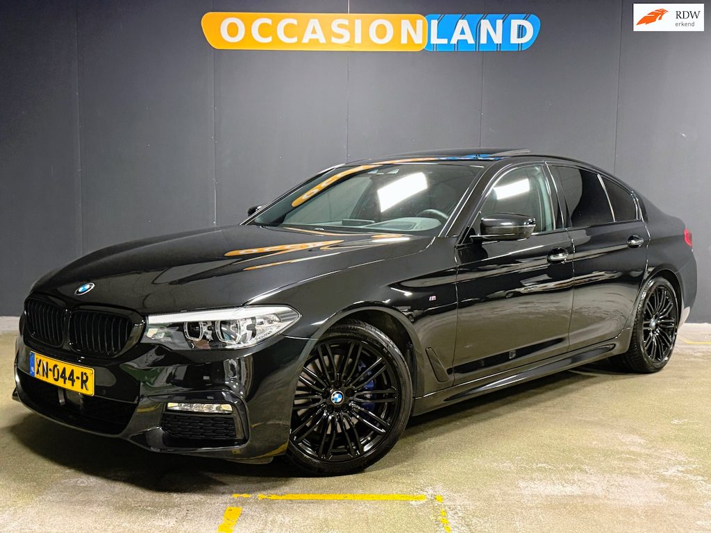 BMW 5-Serie 530i xDrive High Executive M-Pakket|KANTELDAK|MEMORY|STUURV|STOELV|SFEER|HUD|DODEHOEK|LED|ACC|BLUETOOTH|19INCH|