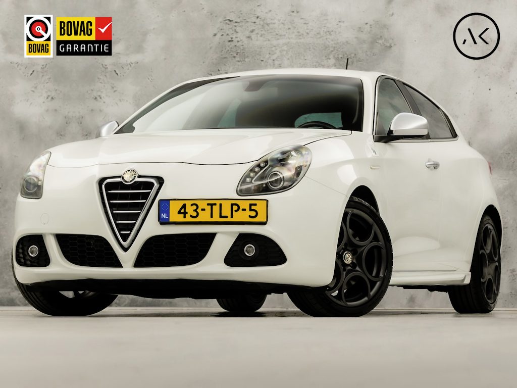Alfa Romeo Giulietta 1.7 TBi Quadrifoglio Verde Sport 235Pk (APPLE CARPLAY, NAP, CLIMATE, GETINT GLAS, SPORTSTOELEN, LEDER, CRUISE, NIEUWSTAAT)
