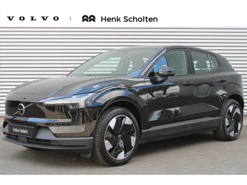 Volvo EX30 Single Motor Extended Range Plus 69 kWh | Elektrisch Verstelbare Voorstoelen | Keyless | Adaptieve Cruise Control | Pilot Assist | BLIS | Harman/Kardon | All-Season Banden | Elektrische Achterklep | Stoelverwarming | Stuurverwarming | Interieurverlichting | 19-Inch Lichtmetalen Velgen |