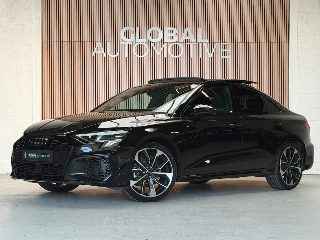 Audi A3 Limousine 35 TFSI S line - PANO - AKRAPOVIC - MATRIX
