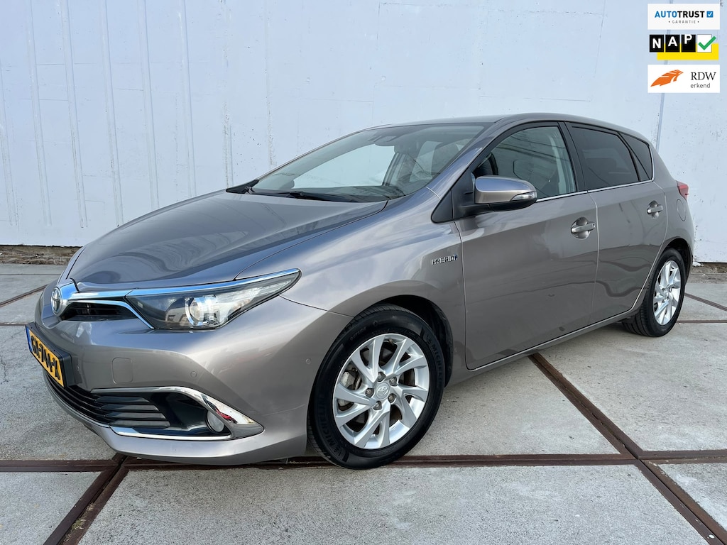 Toyota Auris 1.8 Hybrid Executive Clima | bluetooth | stoelverwarming | navi | isofix | Lm velgen | privacy glass