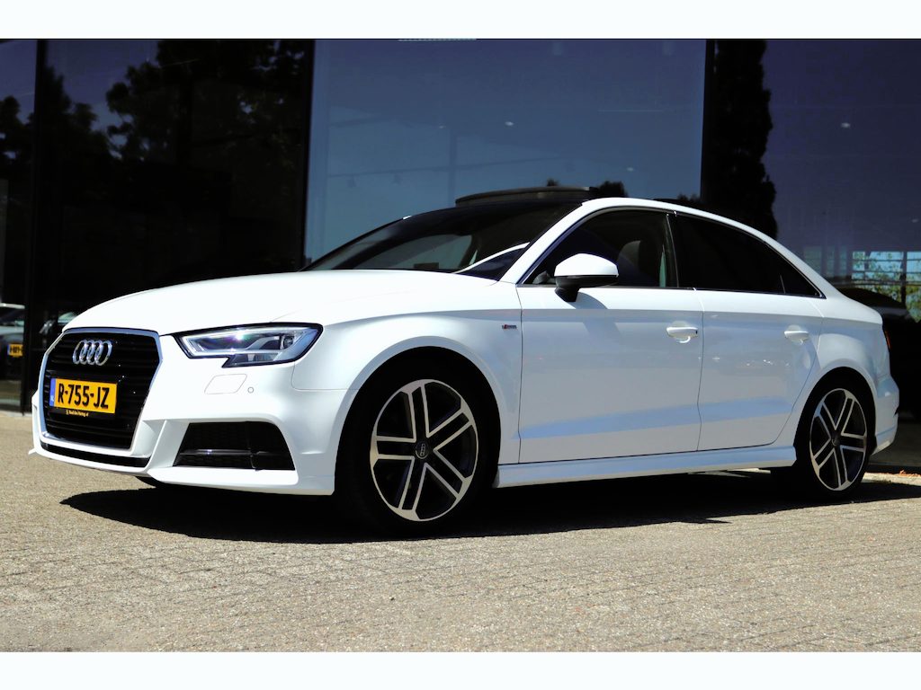Audi A3 LIMOUSINE 1.5 TFSI COD SPORT S LINE EDITION | PANO | KEY-LESS | LED | PDC | STOELVERW.