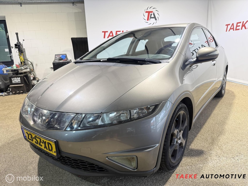 Honda Civic 1.8 Sport AUT/AIRCO/CRUIS/PSENSOR/APK/NAP/1EIG