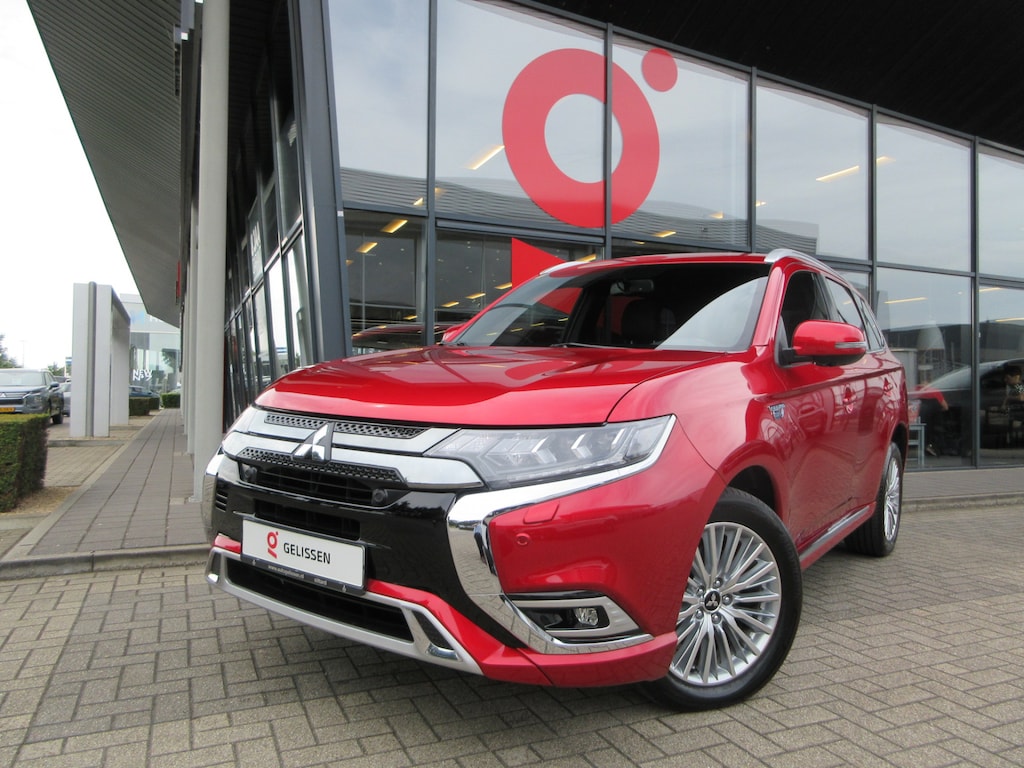Mitsubishi Outlander 2.4 PHEV Instyle Edition | 4WD | AUTOMAAT | 240 PK | DEALER ONDERHOUDEN | LEDER | NAVIGATIE |