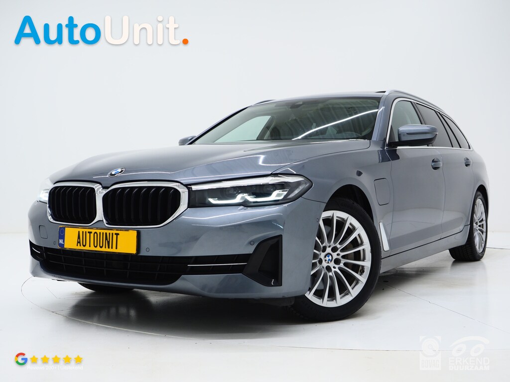 BMW 5-Serie Touring 530e | Panoramadak | Leder | Camera | Sfeerlicht | Keyless | Stoelverwarming | Cruise | Carplay