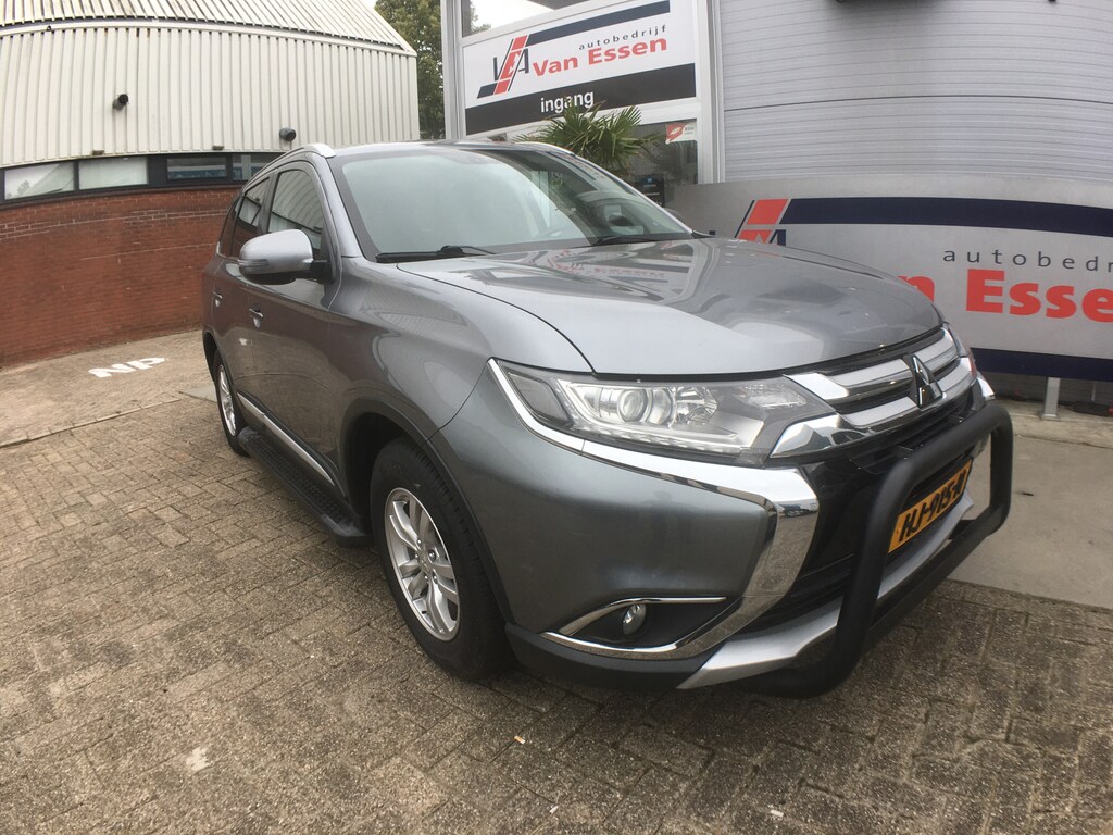 Mitsubishi Outlander 2.0 Business Edition, keyles entry/go, automaat Navi, climate , trekhaak,
