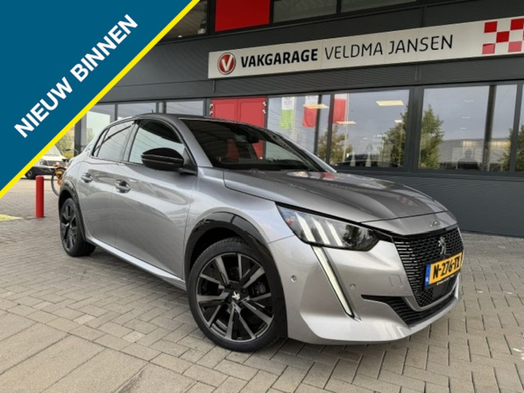 Peugeot 208 1.2 PT GT PACK 101 PK (SPORTIEVE UITVOERING!!)