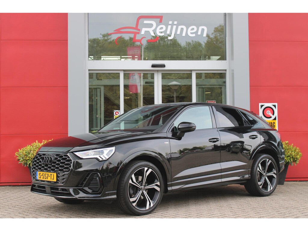 Audi Q3 Sportback 35 TFSI 150PK AUTOMAAT S EDITION | DRAADLOZE APPLE CARPLAY/ANDROID AUTO | ACHTERUITRIJ CAMERA | DODEHOEK DETECTIE | PARKEERSENSOREN VOOR + ACHTER | VIRTUAL COCKPIT | STOEL VERWARMING | ELEKTRISCH BEDIENBARE ACHTERKLEP | S-LINE INTERIEUR/EXTERIEUR | DAB+ RADIO | NAVIGATIE | VOLLEDIG LEDEREN BEKLEDING | DRAADLOZE TELEFOONLADER | KEYLESS ENTRY/START | CRUISE CONTROL | LED MATRIX KOPLAMPEN |