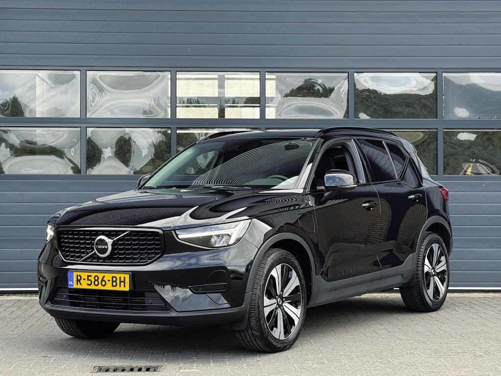 Volvo XC40 1.5 T5 PLUG-IN HYBRID PLUS DARK I LEDEREN BEKLEDING I WINTERPAKKET I P-CAMERA I ADAPTIVE CRUISE