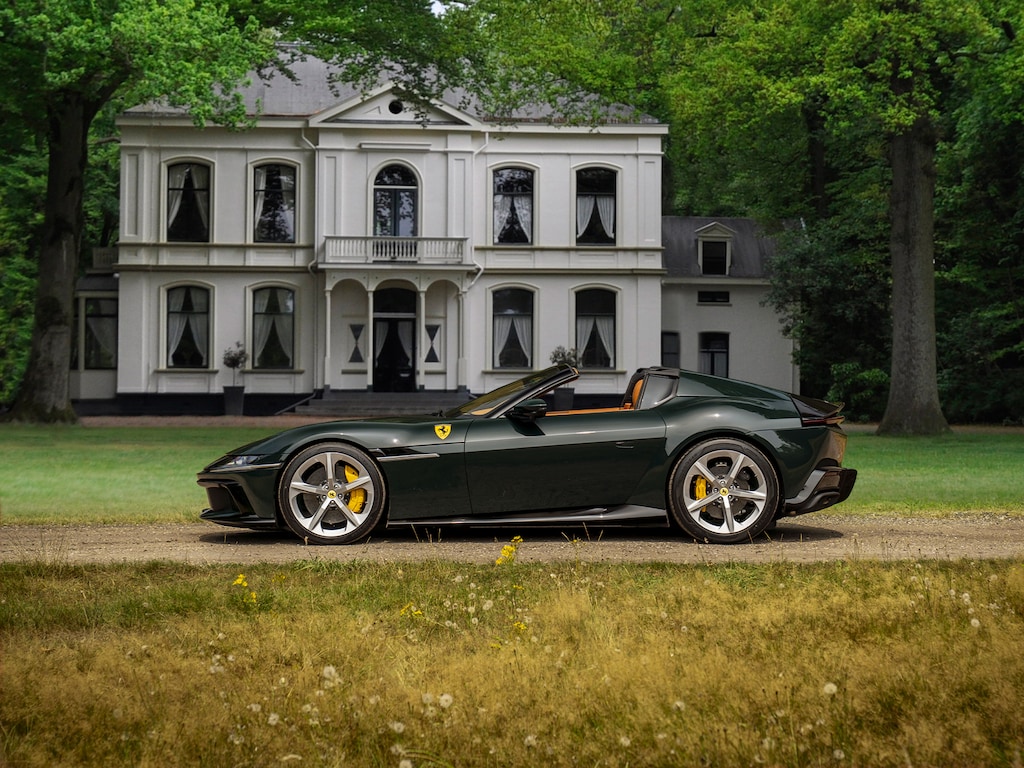 Ferrari 12Cilindri Spider 6.5 V12 | Verde British | Full spec! | Airbrushed shields | Lift