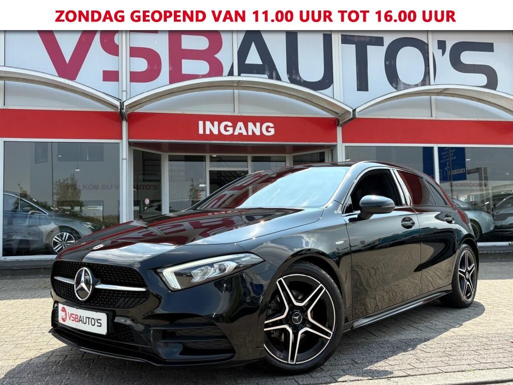 Mercedes-Benz A-klasse A180 EDITION AMG-LINE 122PK LED NAVI CAMERA SFEERVERLICHTING AIRCO LMV PDC