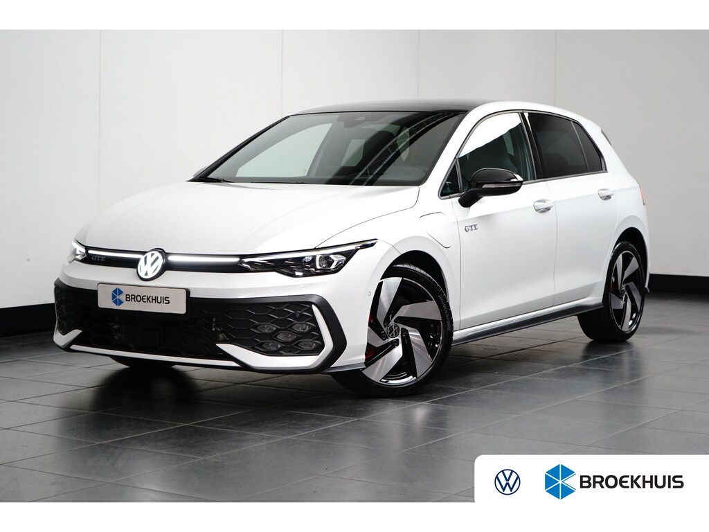 Volkswagen Golf 1.5 TSI eHybrid 272PK GTE | Achteruitrijcamera | Dode-hoek detectie | Elektrische stoel met geheugen | Schuif-kanteldak | Head-up | Trekhaak wegklapbaar | VERLENGDE GARANTIE