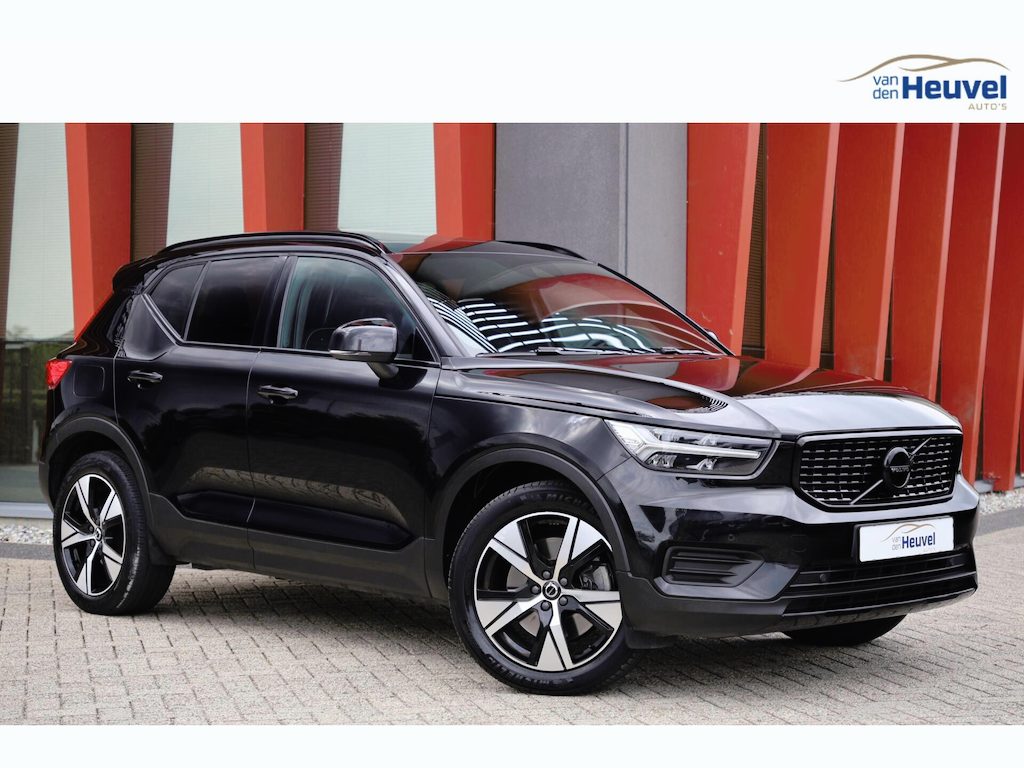 Volvo XC40 T4 Recharge R-Design | Stoelverwarming | Parkeercamera | Panoramadak | H/K | Glossy Black | Keyless