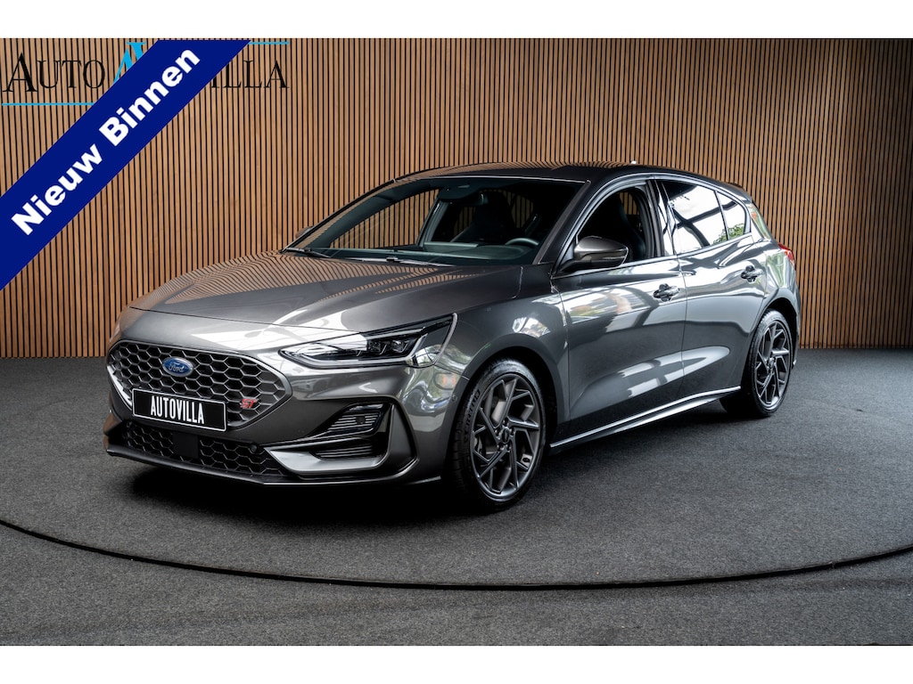 Ford Focus 2.3 EcoBoost ST PERFORMANCE LED-Matrix - AGR PERFORMACE Stoelen - Driver assistance pakket