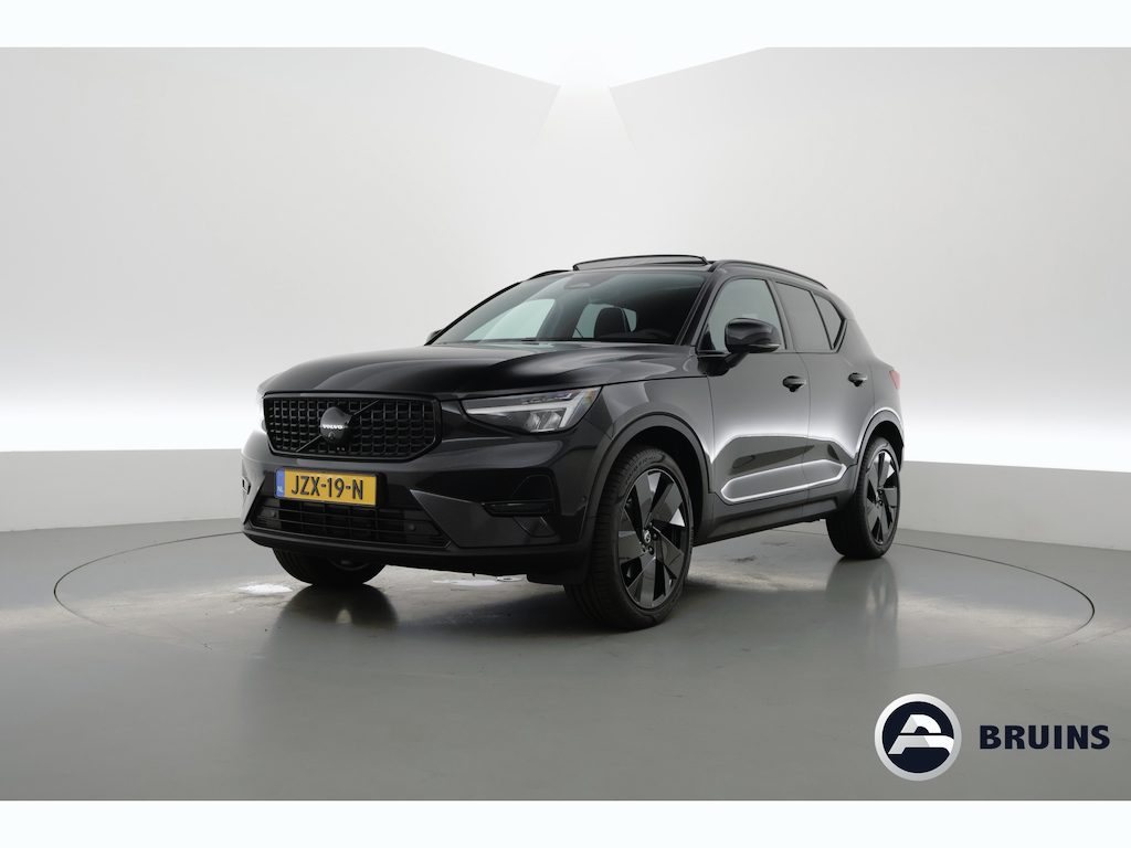 Volvo XC40 2.0 B3 Ultra Black Edition | Rijklaar! | S/K-Dak | Harman/Kardon | Bliss | Stuur-stoel+Voorruitverw. | 360*+PDC | Memory | Nav+App.Connect | Elek. Klep V