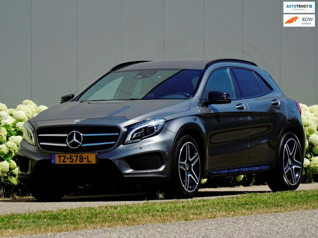 Mercedes-Benz GLA 250 4Matic /// AMG - Edition 1 /// Alcantra/Leer / Dealer-Oh /