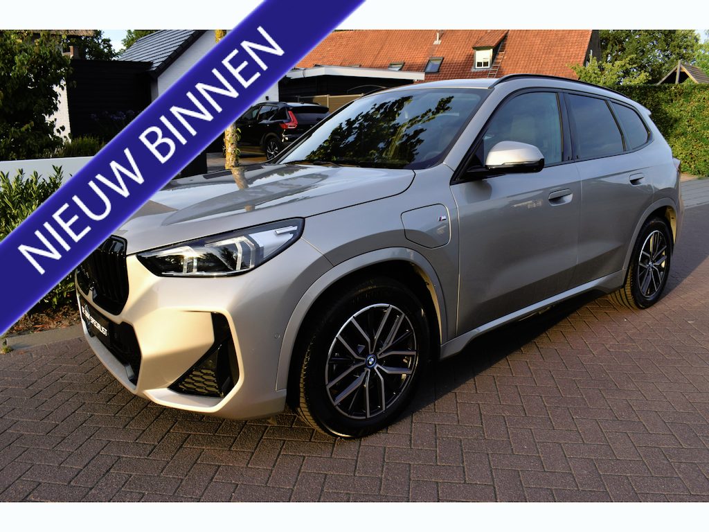 BMW X1 xDrive30e M-SPORT, PANO TREKHAAK