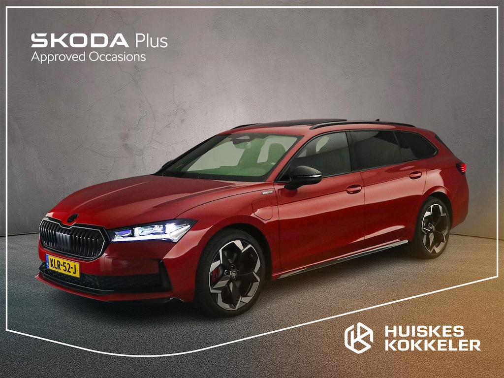 Skoda Superb Combi Sportline Business 1.5 TSI PHEV 204pk DSG Automaat Trekhaak, Panoramadak, CANTON audio, LED matrix koplampen, Adaptive cruise control