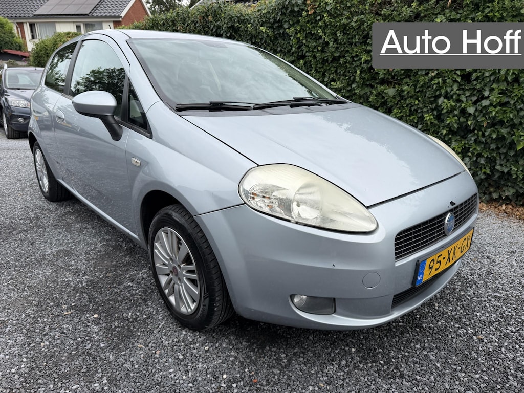 Fiat Punto Grande 1.4 Dynamic | Airco | Cruise Control | LMV | Elekt. Ramen | Trekhaak | APK tot 15-04-2027!