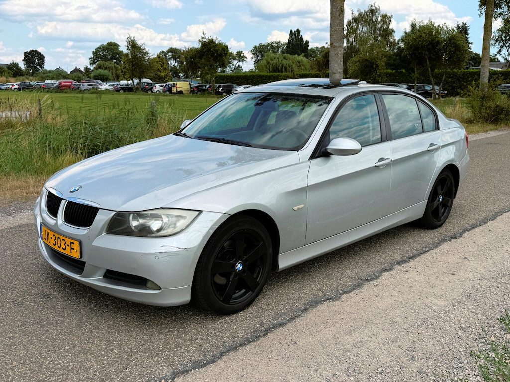 BMW 3-Serie 320i Executive APK 02-2027 Airco