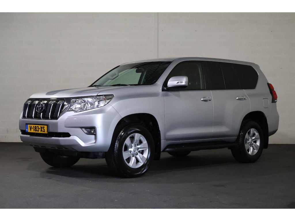Toyota Land Cruiser 2.8 D-4D-F Challenger Window Van