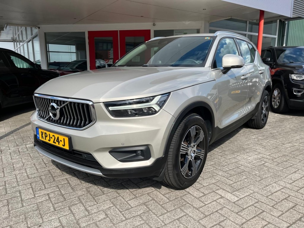 Volvo XC40 2.0 T4 Inscription Aut. 190 PK  Leder  Harman Kardon  Trekhaak  Elektrische Achterklep